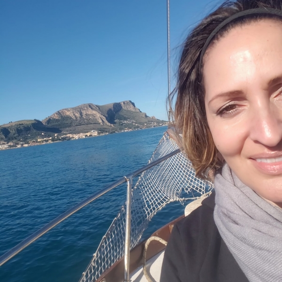 Hello and Welcome. My name is Tina - Picture 4 of 8